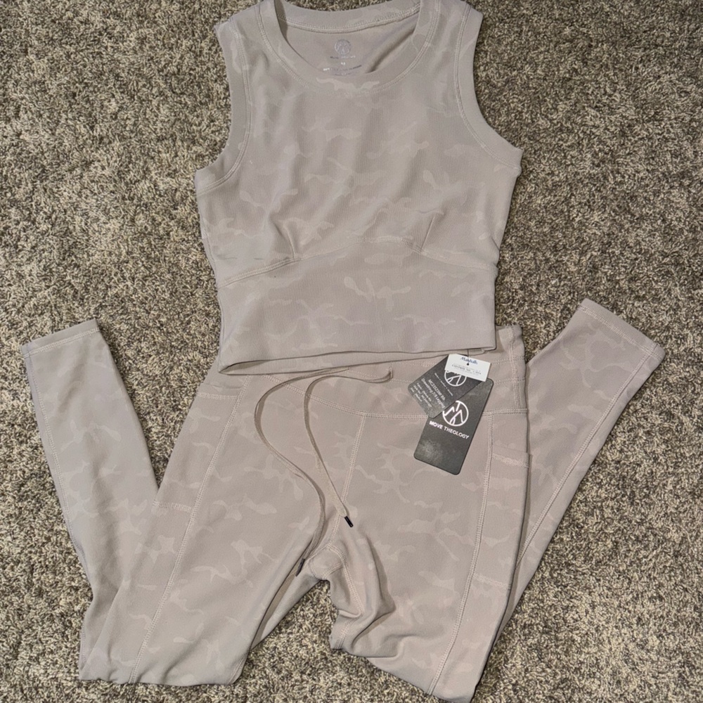 NWT Move Theology Activewear set size medium